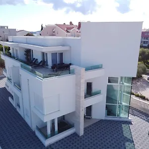 https://luxury-villa-jasna.hotelinzadar.com